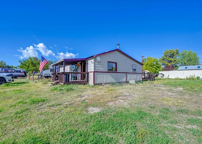 Hunt, Fish & Hike: W/ Deck In Holiday home